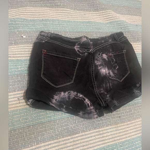 BDG: high rise tie dyed shorts - Picture 5 of 6